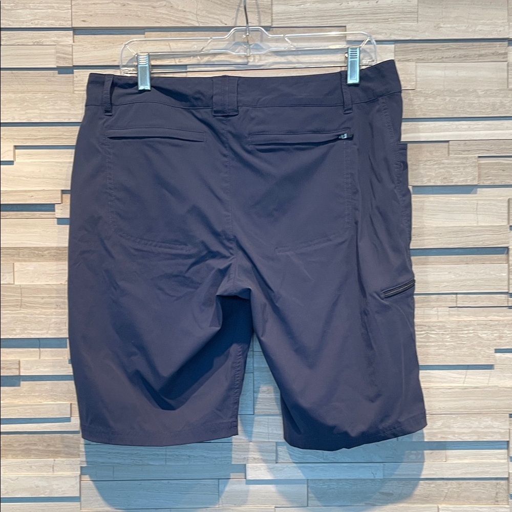 L.L.Bean Women's Navy Hiking/Golf Shorts, Size 12, Like New - Picture 3 of 5